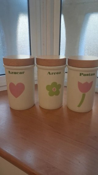 Vajilla porcelana verde y rosa,