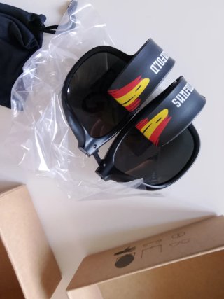 Gafas de sol SUNFOLD negras y amarillas, plegables