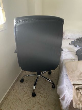Silla de oficina ergonómica negra