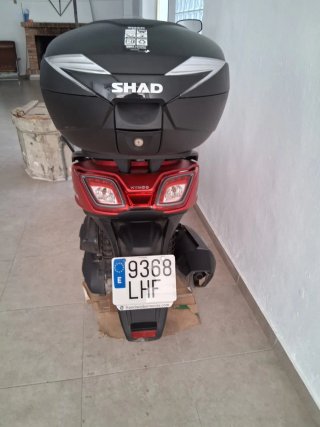 Kymco Super Dink 350 Maxi Scooter Roja
