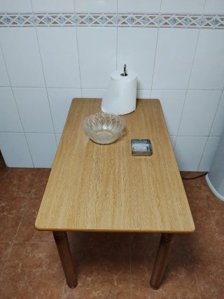 Mesa de cocina madera con cajones