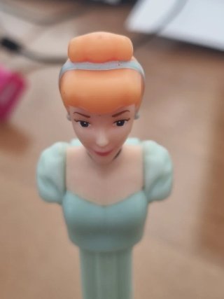 Dispenser Caramelle Pez Cenerentola