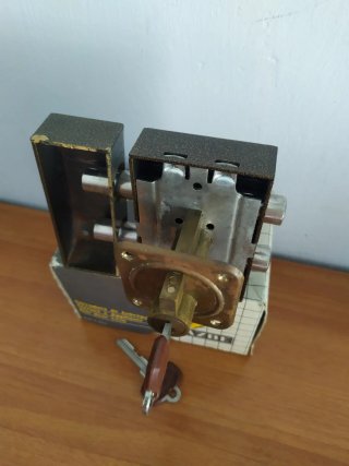 Cerradura Azbe Sobreponer