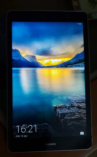 Tablet Huawei Negra y Plateada.