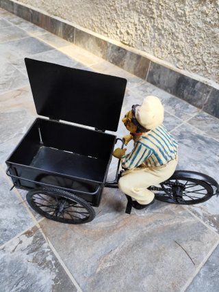 Figura Heladero con Carrito