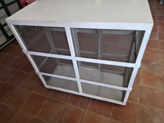 Fresquera de madera y malla