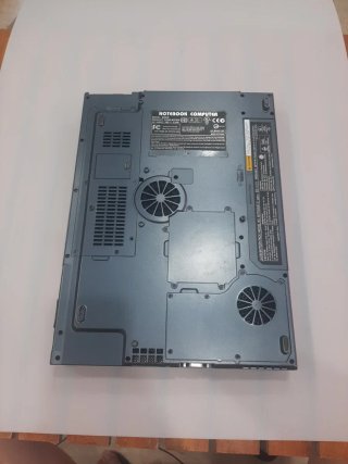 Portátil Gigabyte M3EW para piezas