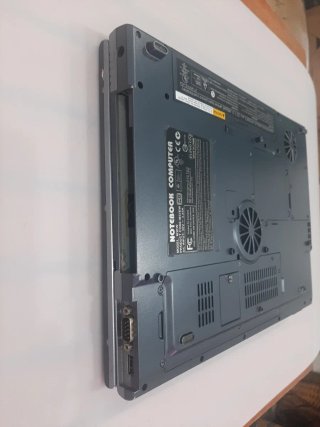 Portátil Gigabyte M3EW para piezas