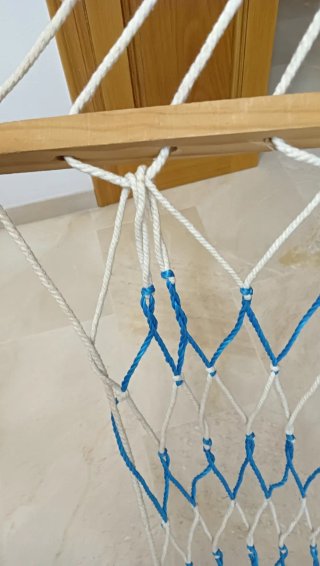 Hamaca de cuerda de algodón y madera