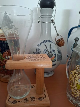 Set di 8 pezzi di brocche e bottiglie decorative per collezionisti di birra