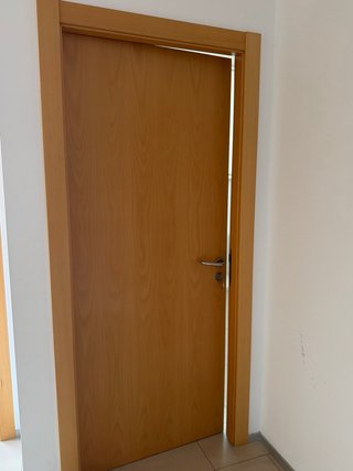 Urge Puerta de madera.