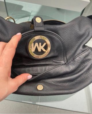 Bolso Michael Kors Piel Negro y Dorado