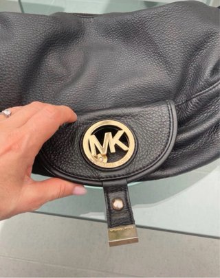 Bolso Michael Kors Piel Negro y Dorado