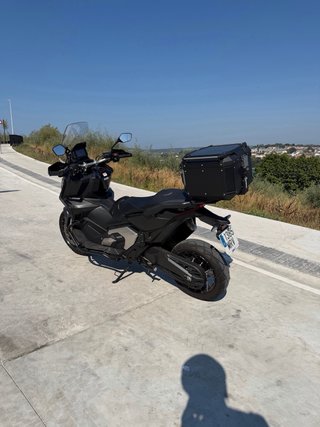 Honda X-ADV 750 Negra 2300 kms iva deducible
