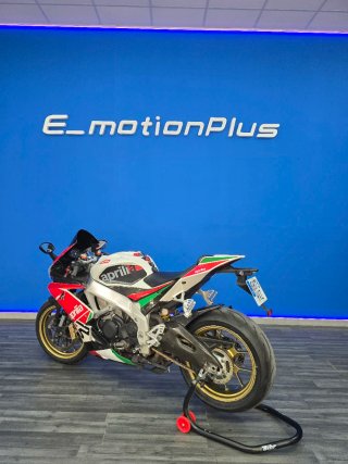 Aprilia RSV4 Sportbike Roja y Blanca
