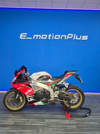 Aprilia RSV4 Sportbike Roja y Blanca