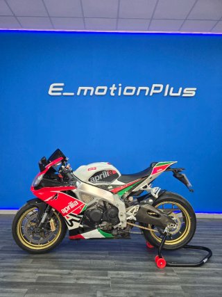 Aprilia RSV4 Sportbike Roja y Blanca