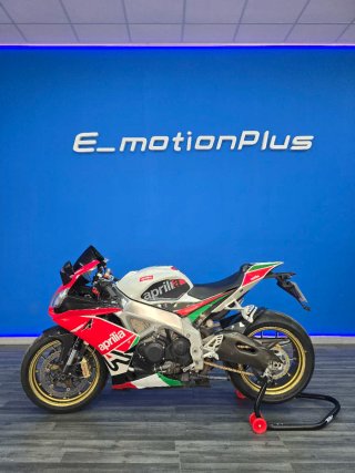 Aprilia RSV4 Sportbike Roja y Blanca