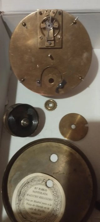Antiguo reloj de sobremesa sólo para piezas.