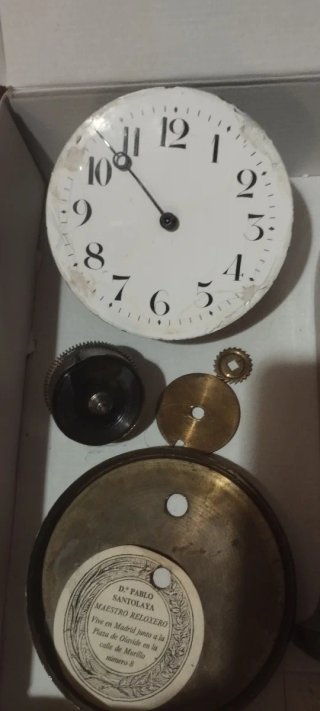 Antiguo reloj de sobremesa sólo para piezas.