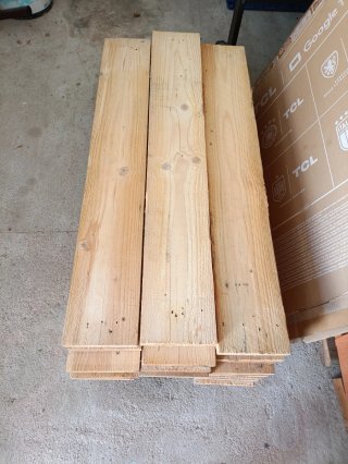 Tablas de pino para construcción