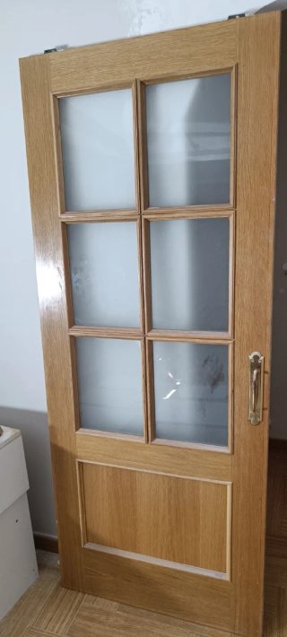 Puerta corredera madera y cristal
