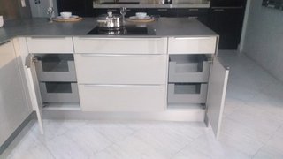 MUEBLES DE COCINA CON PENÍNSULA. NUEVOS