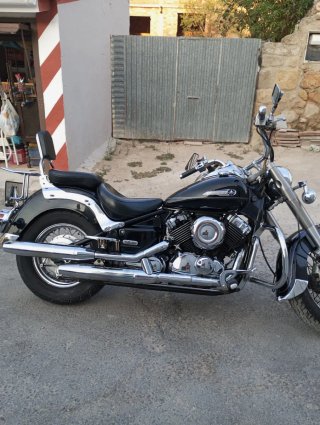 Yamaha Drag Star Negra 650
