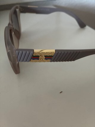 Gafas de sol grises