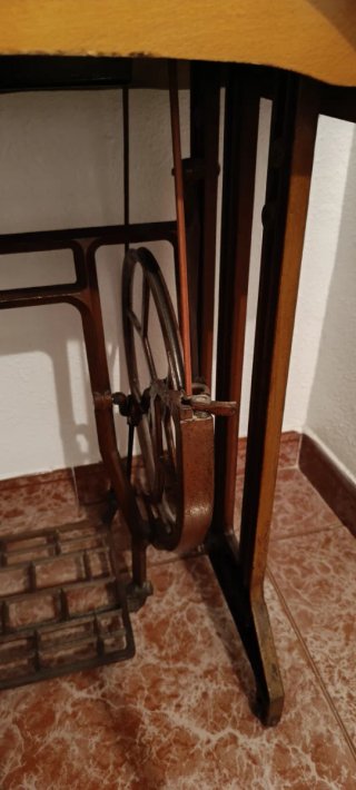 Máquina de coser Alfa de madera