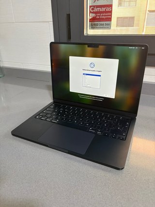 MacBook Air 13.6 M2 8GB RAM 256GB SSD
