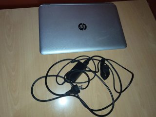 Laptop HP Elegante Gris/Plateado
