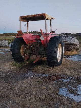 Tractor Rojo
