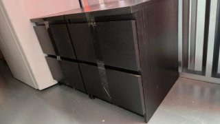 Cómoda + mesas de noche + mesa + sillas + heladera