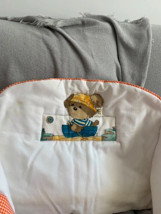 Dos colchas  y conjunto de cuna con ositos
