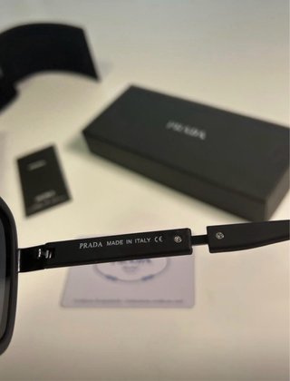 Gafas de sol Prada negras