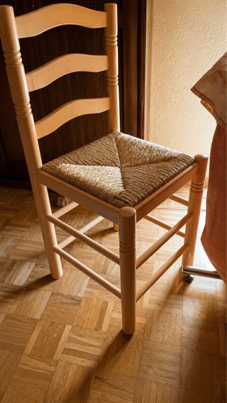 Sillas de madera con asiento de mimbre 4 unidades
