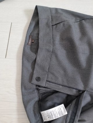 TRAJE DE CHAQUETA Y PANTALON DE MUJER COLOR GRIS
