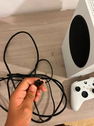 Xbox Series S Blanca + Mando y Cables