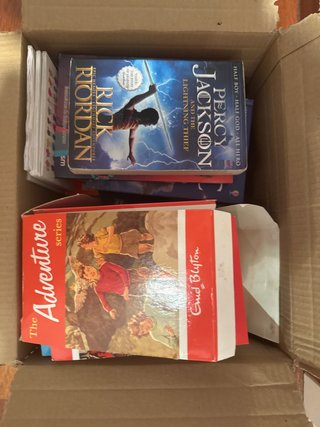 Libros de “The adventure series” y mas libros