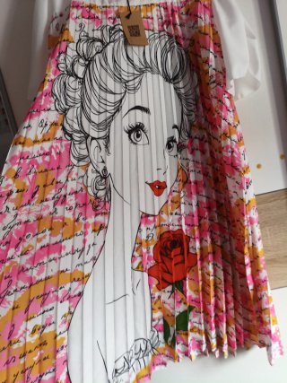 Vestido plisado dibujo mujer talla grande