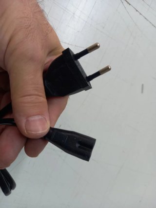 Seis cables de alimentación