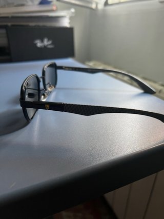 Gafas de sol Ray-Ban negras polarizadas