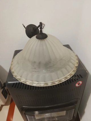 Lámpara colgante de cristal y metal