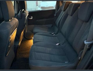Renault Scenic II 2007 es de 7 plazas