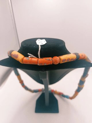 COLLAR CUENTAS DE ARTE AFRICANO MULTICOLOR