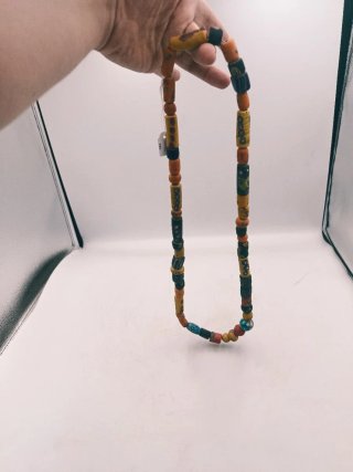 COLLAR CUENTAS DE ARTE AFRICANO MULTICOLOR