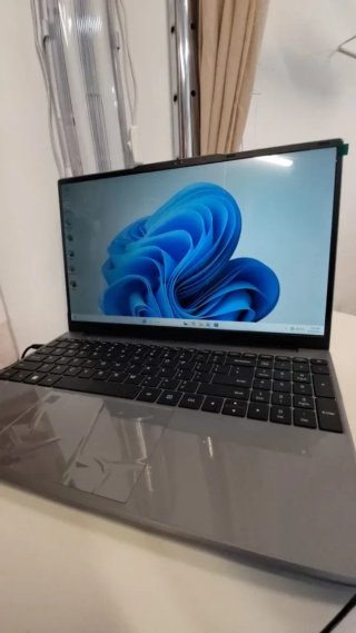 Portátil Intel Plata y Negro