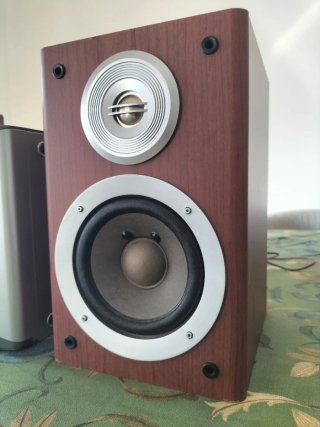 Minicadena LG LX-U251 con altavoces