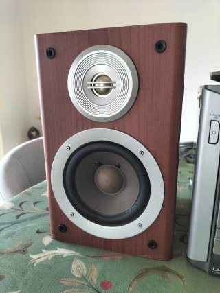 Minicadena LG LX-U251 con altavoces